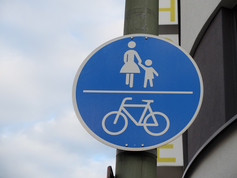 Verkehrszeichen 240: Gemeinsamer Geh- und Radweg | Radfahrerzone.de